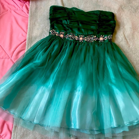 Dress Homecoming/prom - Picture 1 of 2